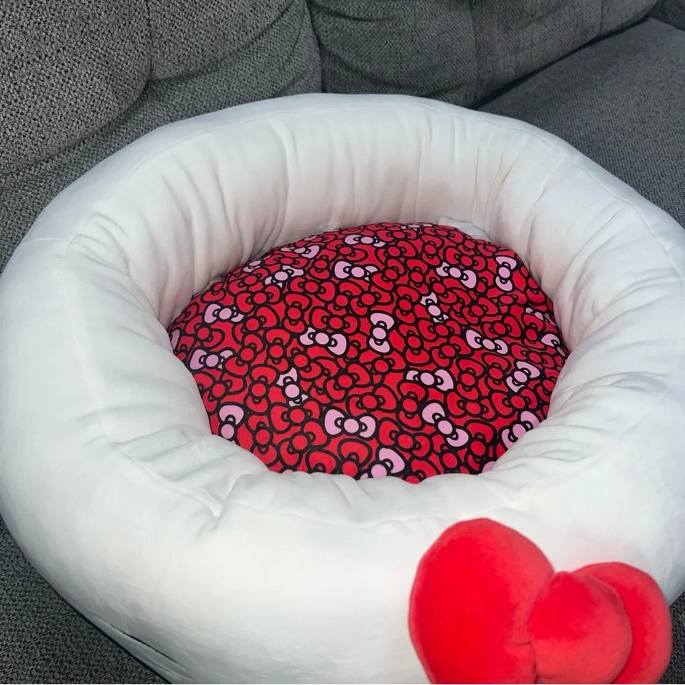 New Plush Hello Kitty Pet bed and Ceramic Pet Bowl Bundle